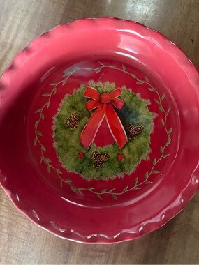 Christmas Wreath Ceramic Pie Plate | Red Holiday Baking Dish | Scalloped Edge